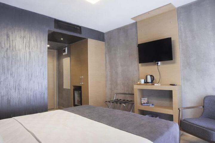 Room 8 of 39