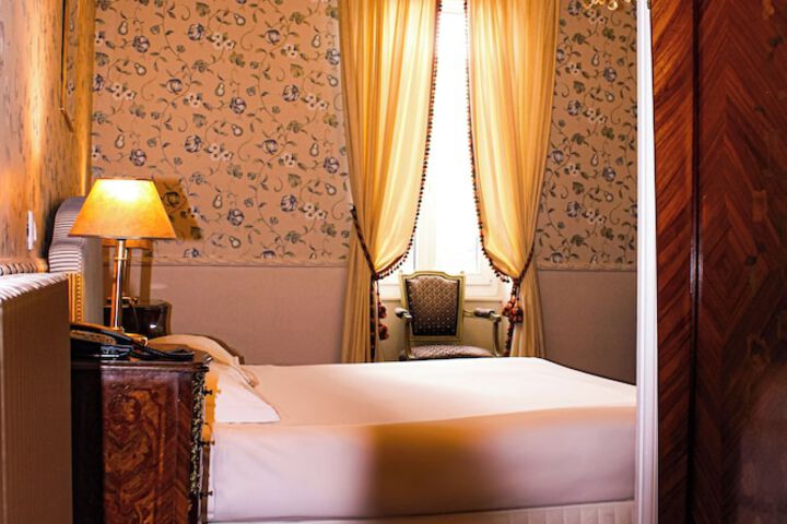 Room 30 of 67