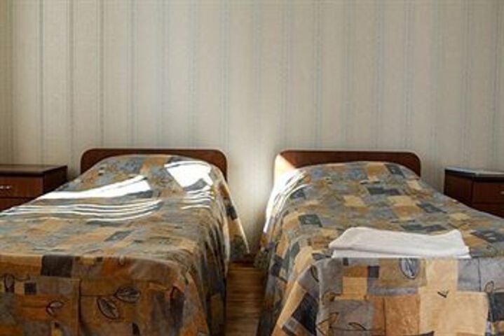 Room 9 of 27
