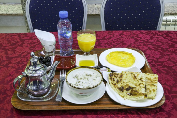 Dining 19 of 33