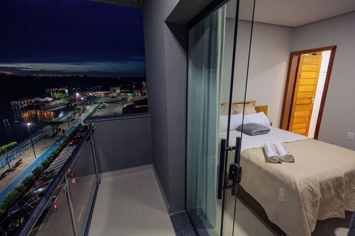 Room 6 of 15