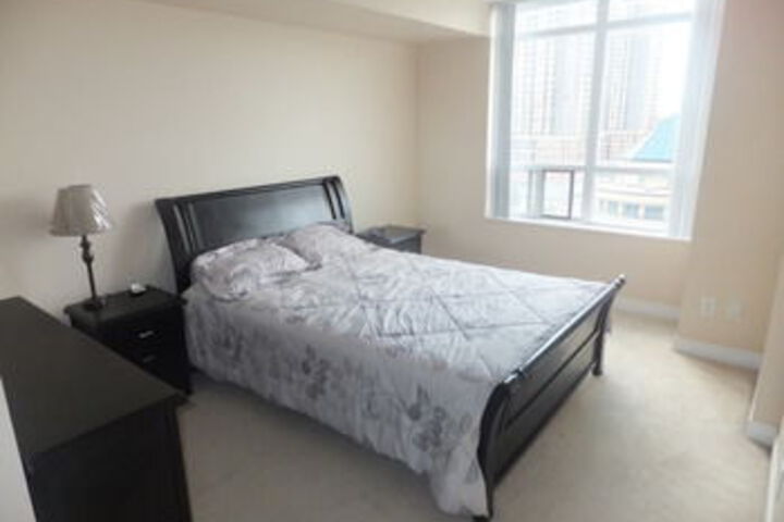 Room 9 of 19
