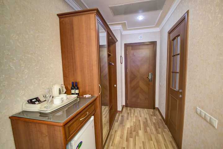 Room 15 of 37