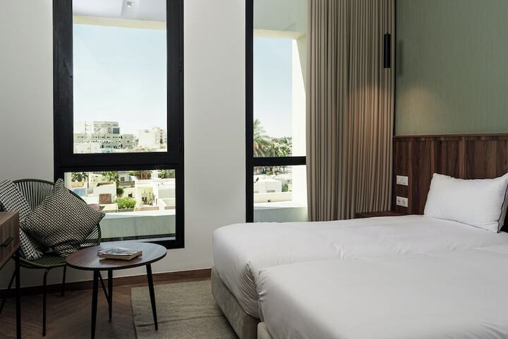 Room 14 of 74
