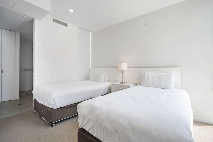 Room 16 of 103