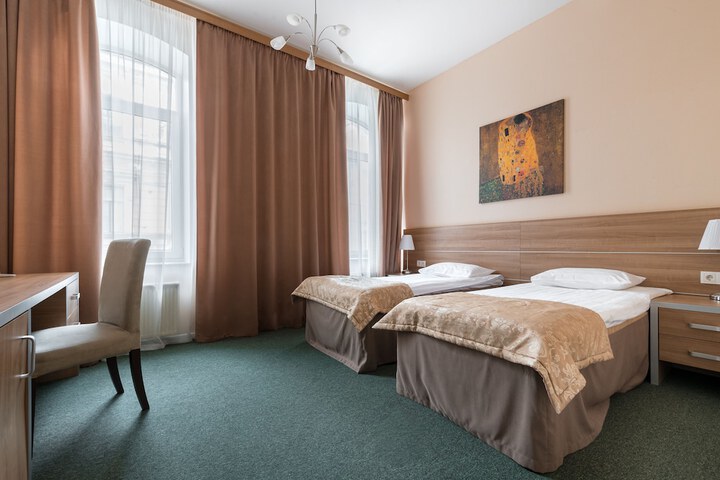 Room 19 of 65