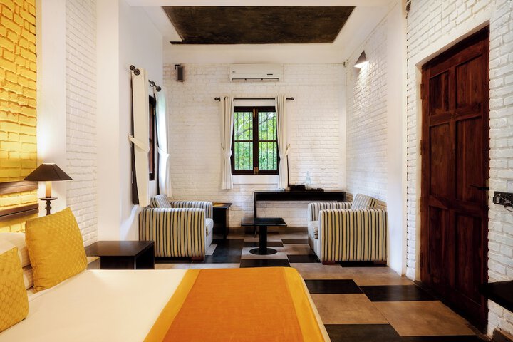 Room 3 of 41