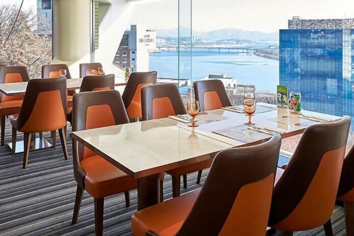 Dining 92 of 101