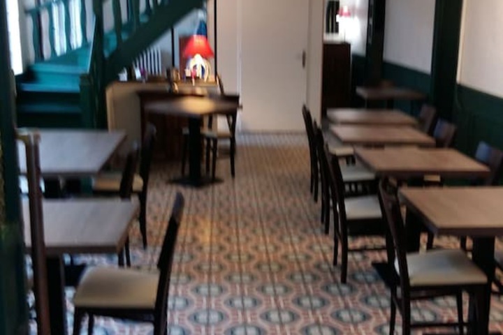 Dining 16 of 50