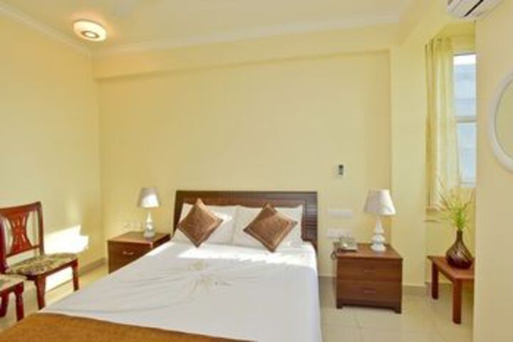 Room 4 of 19