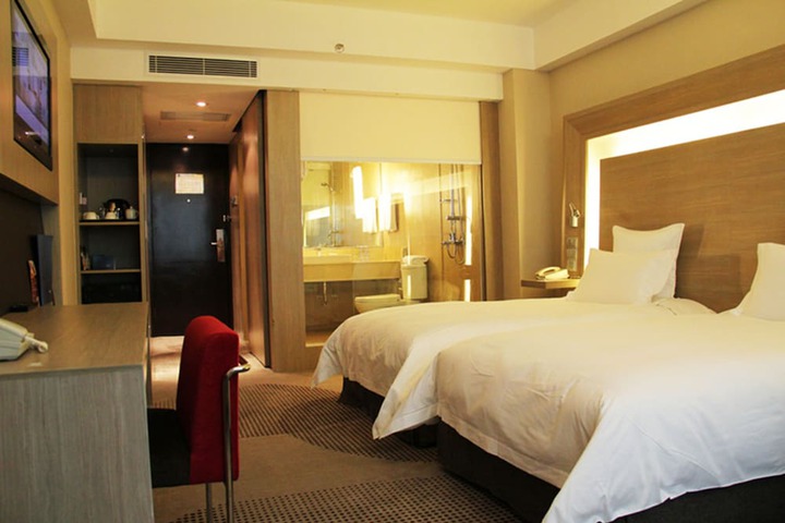 Room 10 of 36