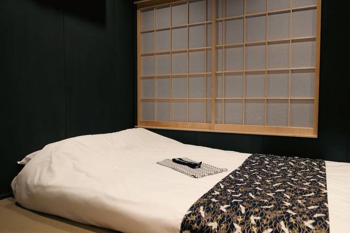 Room 12 of 146