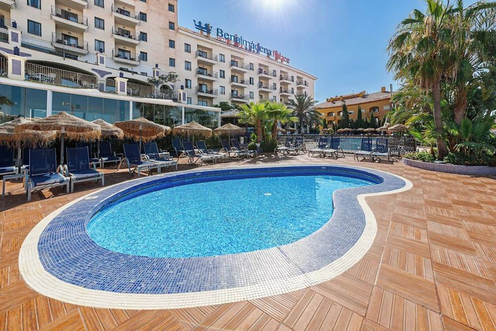 Hotel with Pool