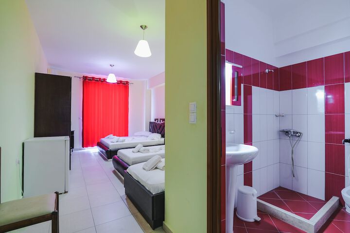 Room 73 of 84
