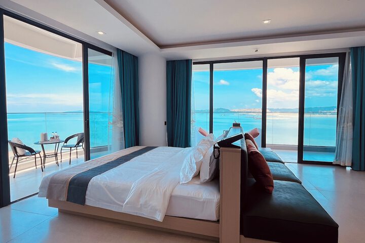 Room 2 of 16
