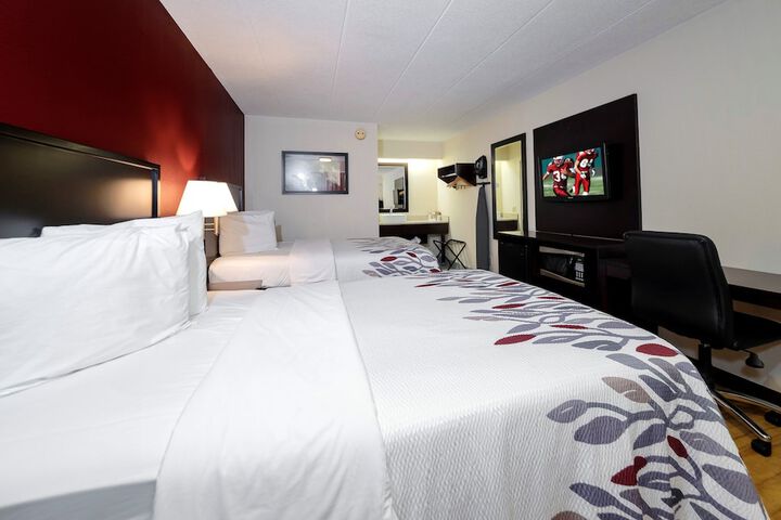 Deluxe 2 Double Beds (1 of 12)