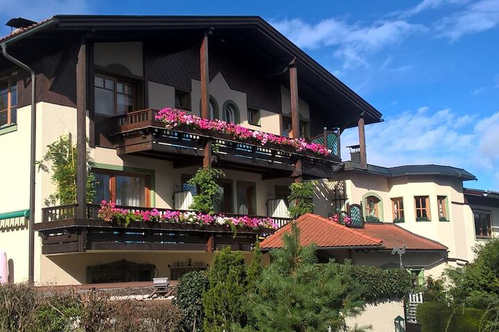 Dietrichsteinerhof Apartments & Rooms in Finkenstein am Faaker See