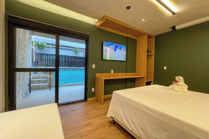 Room 52 of 102