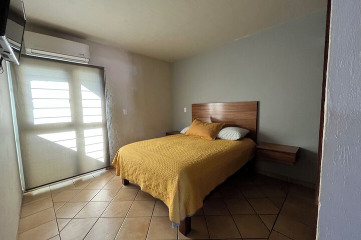 Room 8 of 32