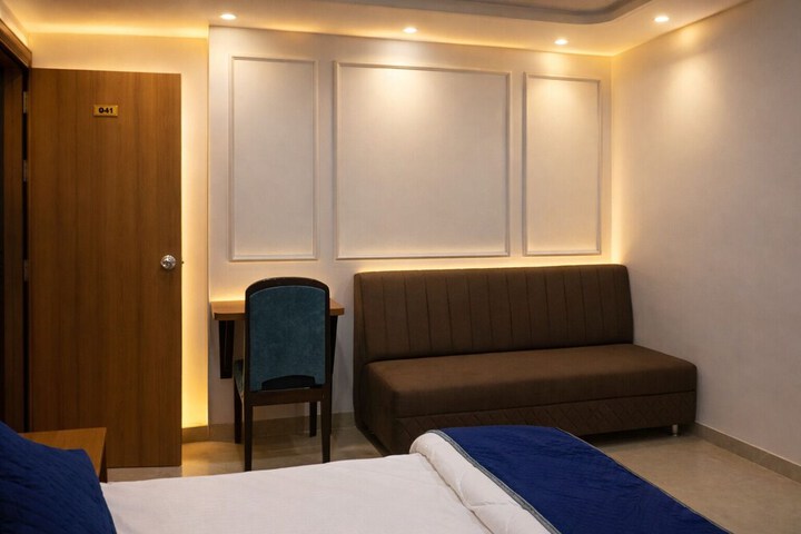 Room 6 of 11