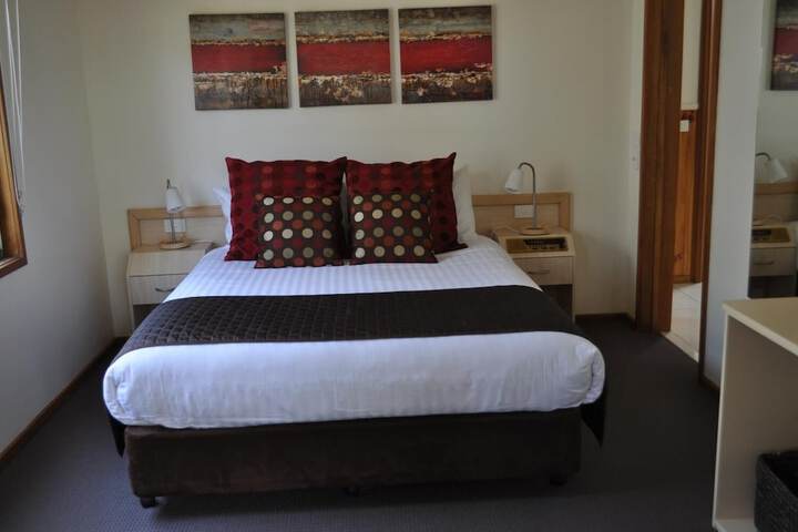 Room 6 of 36