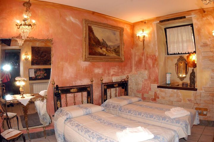 Room 2 of 86