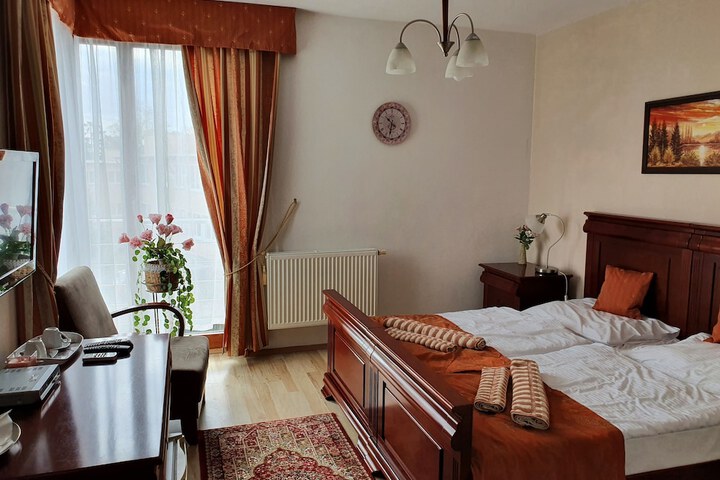 Room 10 of 64