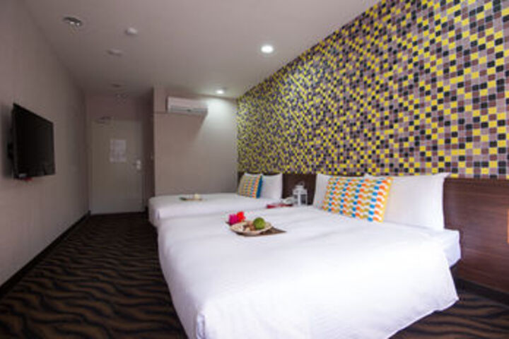 Room 8 of 23