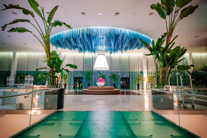 Entrance & Lobby