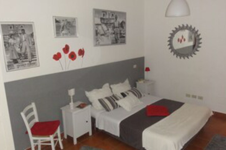 Room 11 of 25