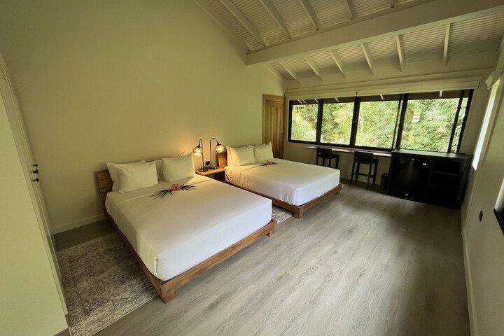 Room 3 of 44