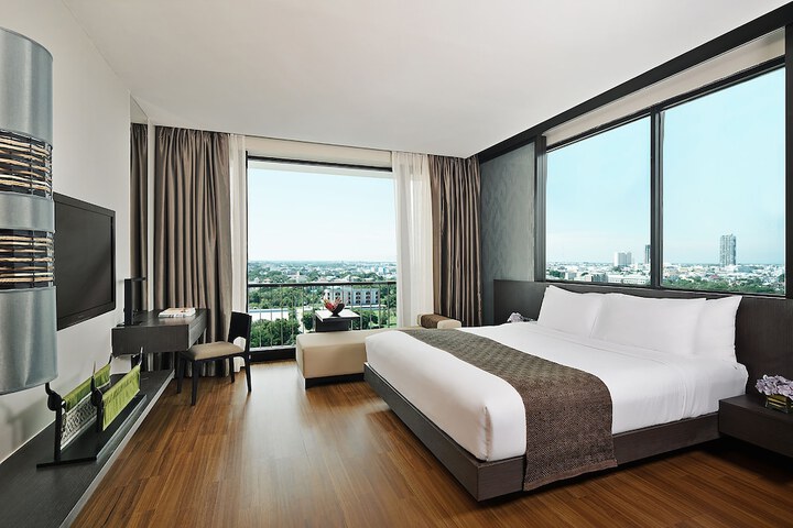 Room 27 of 94