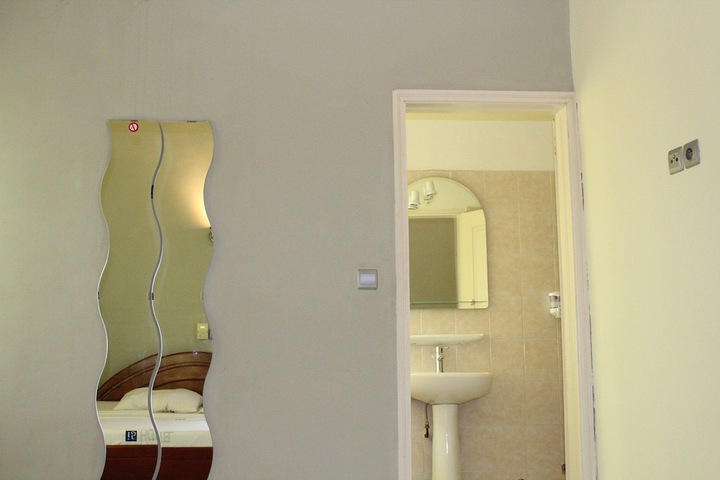 Room 16 of 17