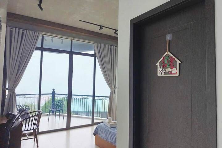 Room 43 of 80