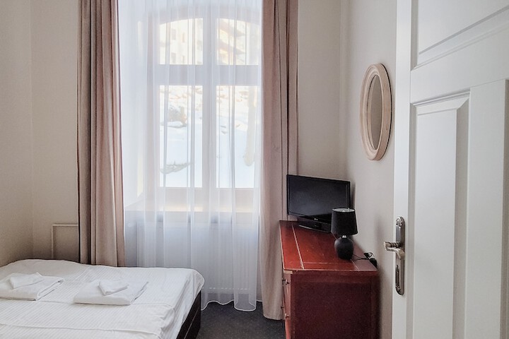 Room 8 of 55