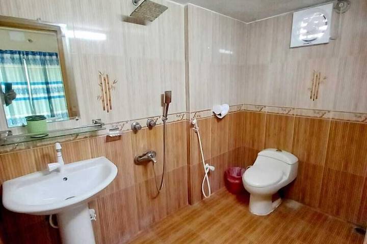 Room 9 of 22