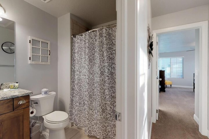 Room 34 of 64