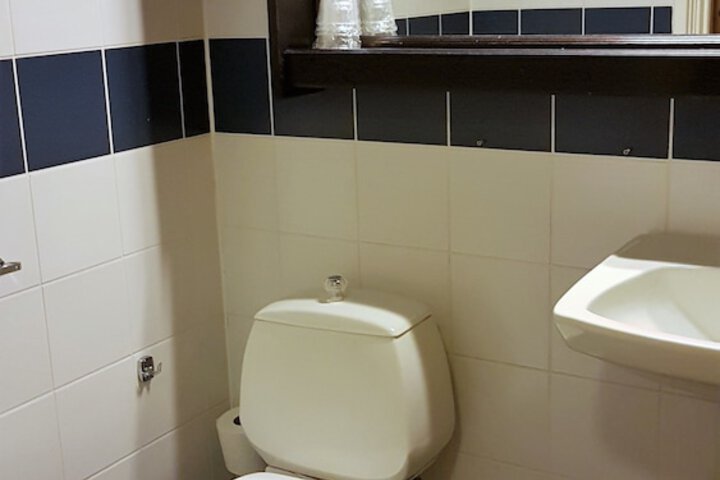 Room 16 of 24