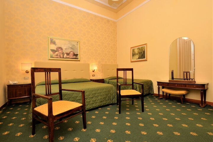 Room 16 of 27