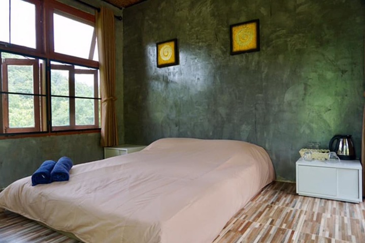 Room 4 of 117