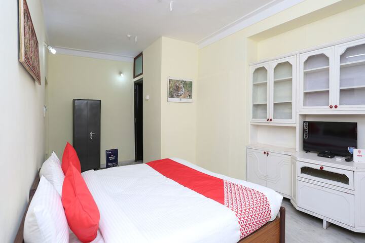 Room 12 of 23