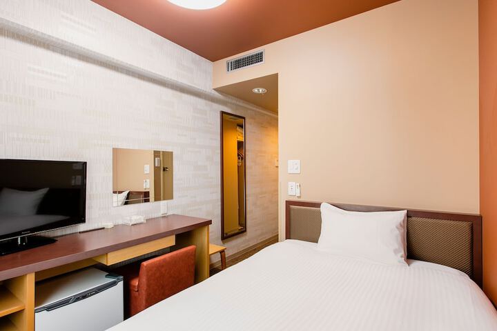 Room 13 of 72