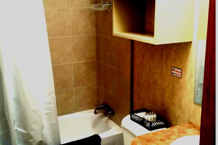 Room 10 of 11