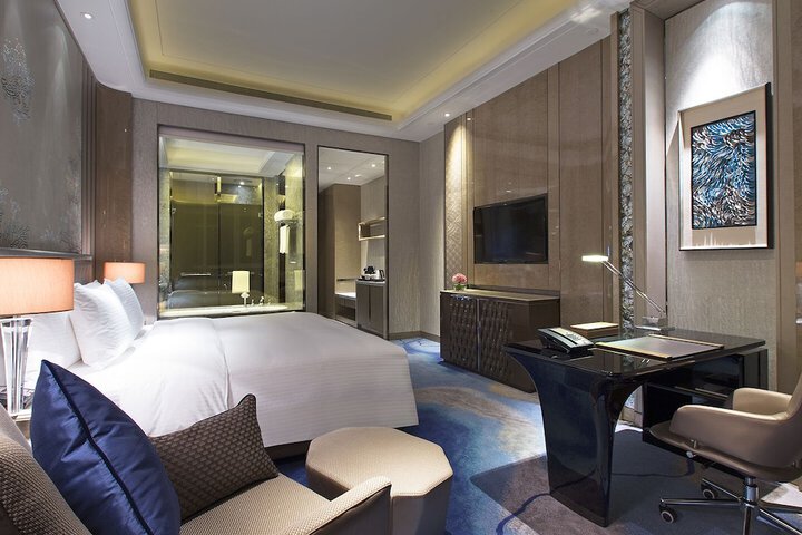 Room 16 of 74