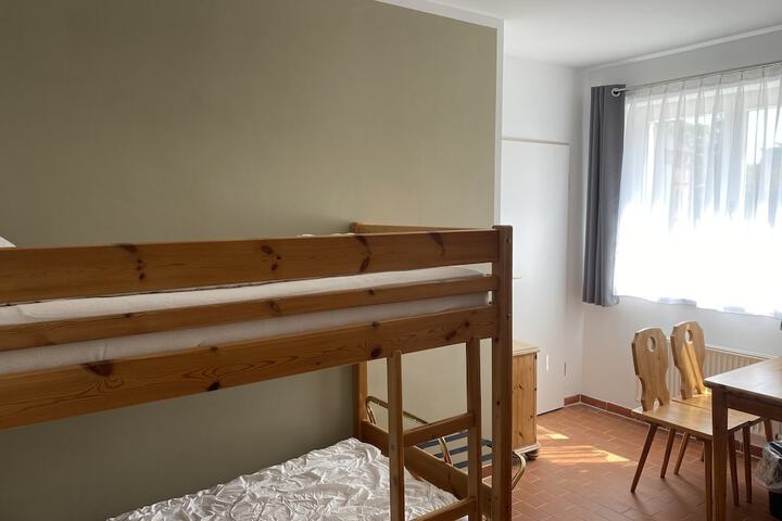 Room 8 of 28