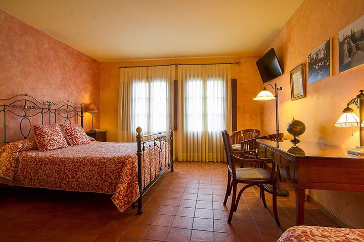 Room 4 of 72