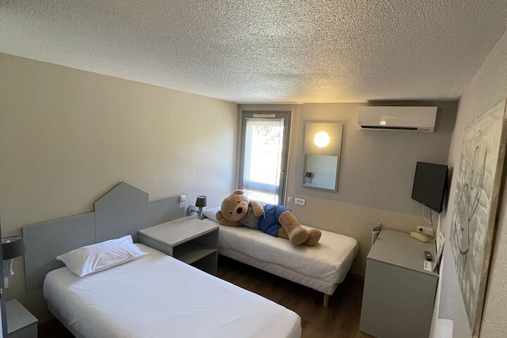 Room 37 of 73