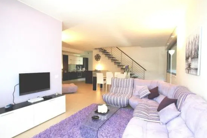 Room 3 of 12