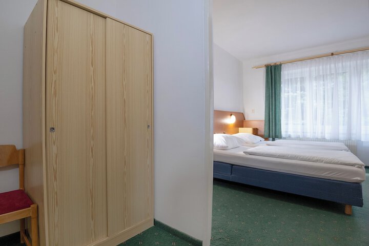 Room 14 of 48