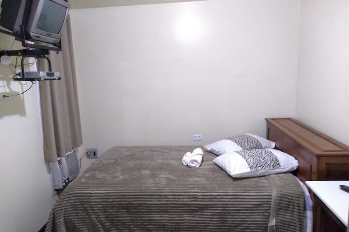 Room 5 of 6